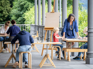 Bild 1 - Arp Museum Bahnhof Rolandseck - Kreativer Workshop auf der Terrasse des Arp Labors, © Helmut Reinelt Bild 1 - Arp Museum Bahnhof Rolandseck - Kreativer Workshop auf der Terrasse des Arp Labors, © Helmut Reinelt