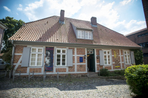 Bild 1 - ERNST BARLACH MUSEUM RATZEBURG - Bild 1 - ERNST BARLACH MUSEUM RATZEBURG -