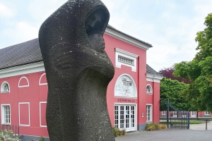 Bild 1 - Gedenkhalle Oberhausen - Bild 1 - Gedenkhalle Oberhausen -