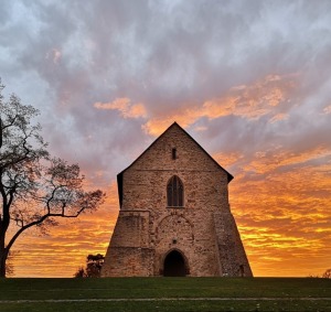 Bild 3 - UNESCO-Welterbestätte Kloster Lorsch - Basilika Sonnenaufgang (Heike Schneider) Bild 3 - UNESCO-Welterbestätte Kloster Lorsch - Basilika Sonnenaufgang (Heike Schneider)