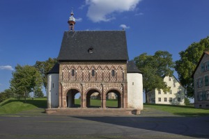 Bild 1 - UNESCO-Welterbestätte Kloster Lorsch - Königshalle (H. Joosten) Bild 1 - UNESCO-Welterbestätte Kloster Lorsch - Königshalle (H. Joosten)